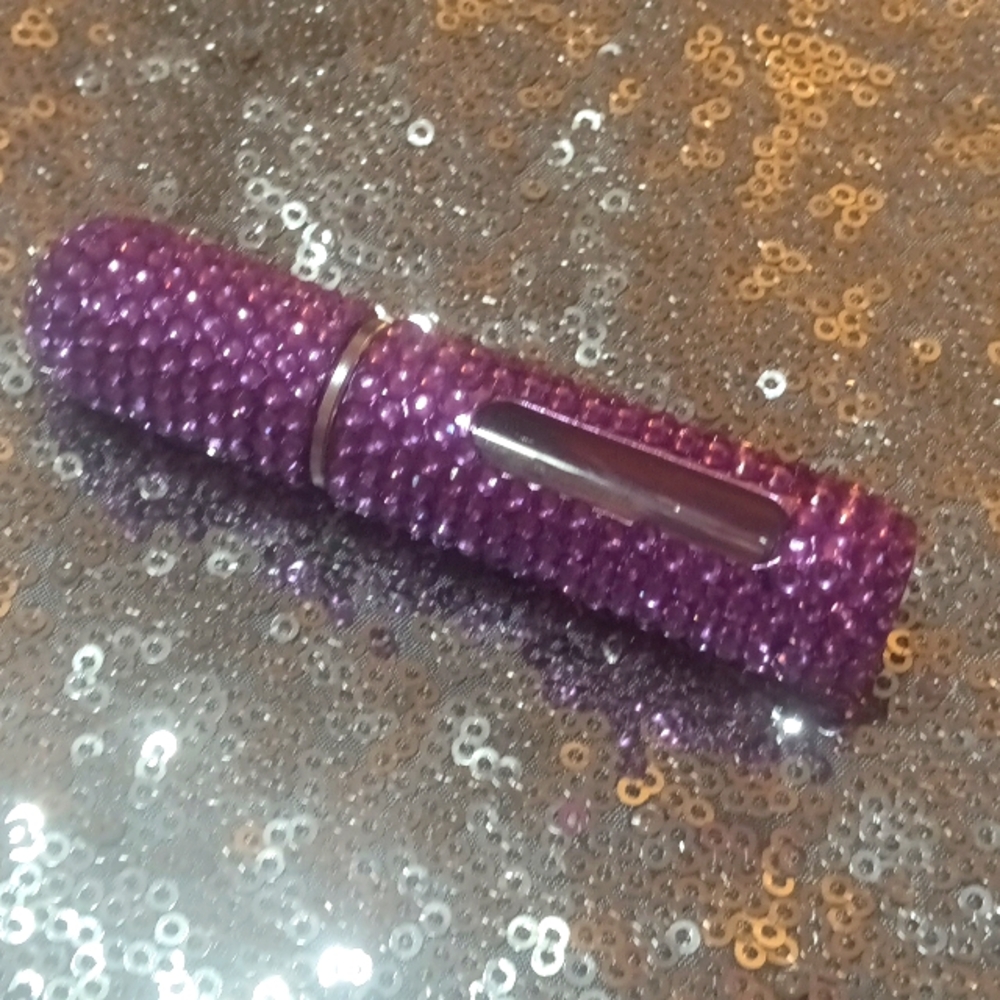 Purple Blinged Out, Filled, Atomizer.Best scent liquid kisses🔥